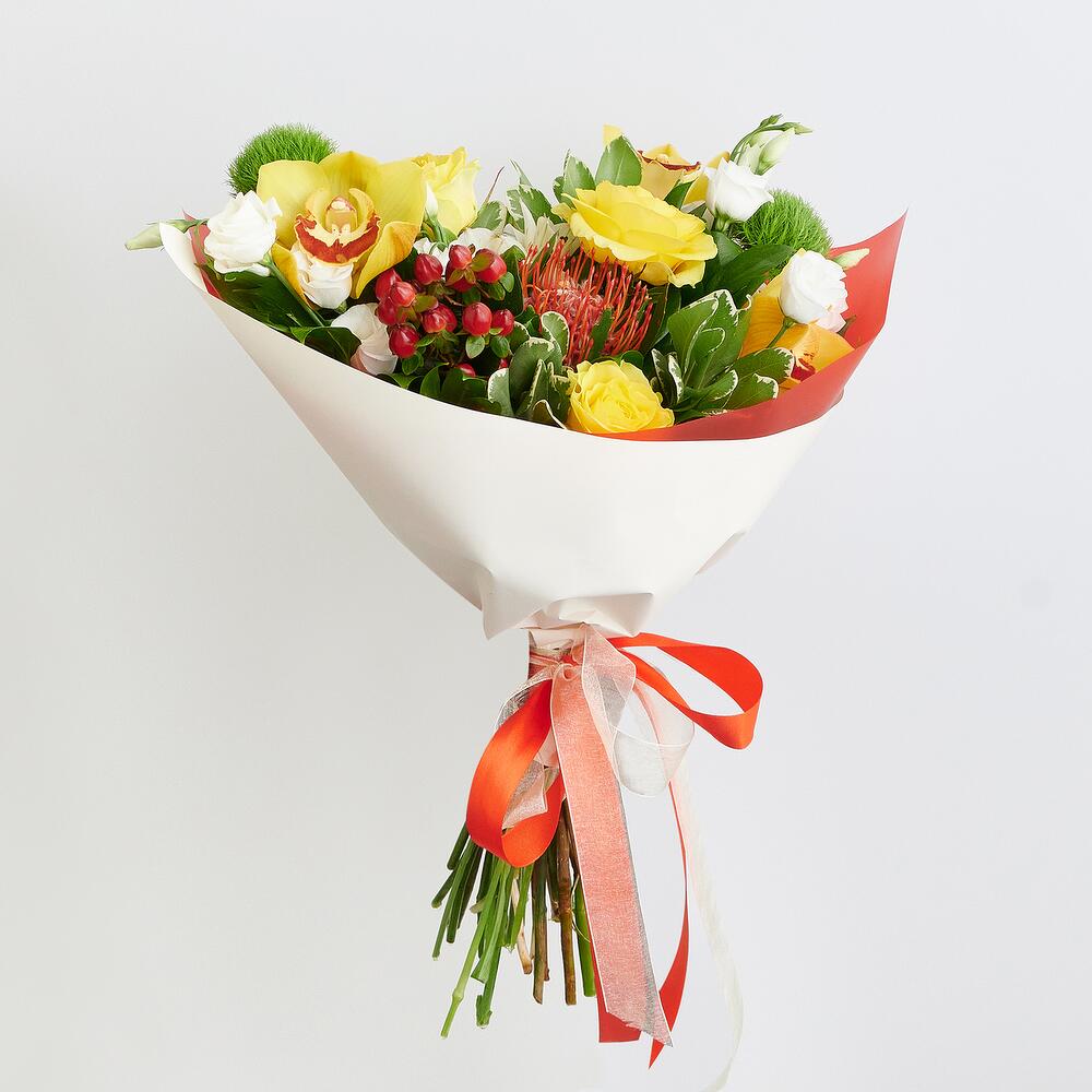 https://content2.flowwow-images.com/data/flowers/1000x1000/89/1635864620_71535489.jpg